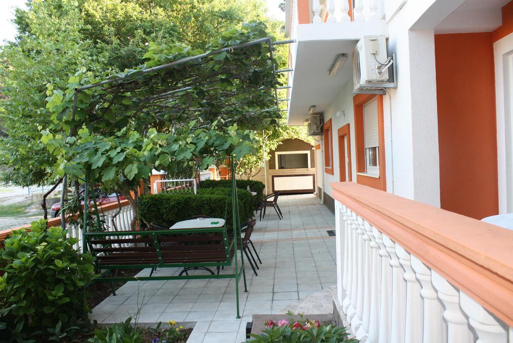 Apartments Brnjada Sutomore Buitenkant foto
